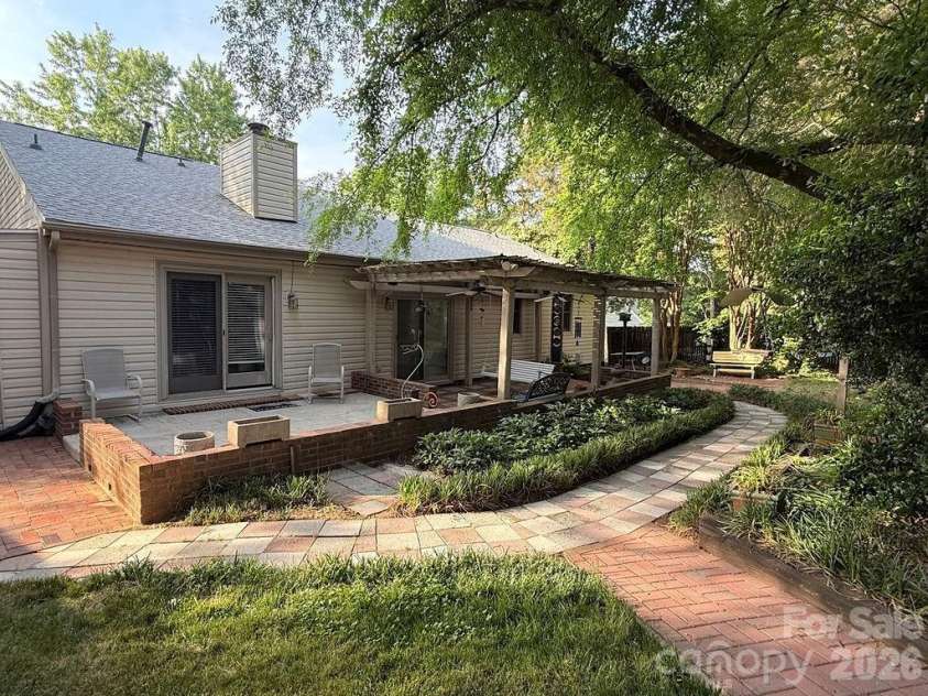 11718 Rimrock Canyon Drive, Charlotte, NC 28226.  MLS# CAR4375151, YatesRealty ID 19905. 