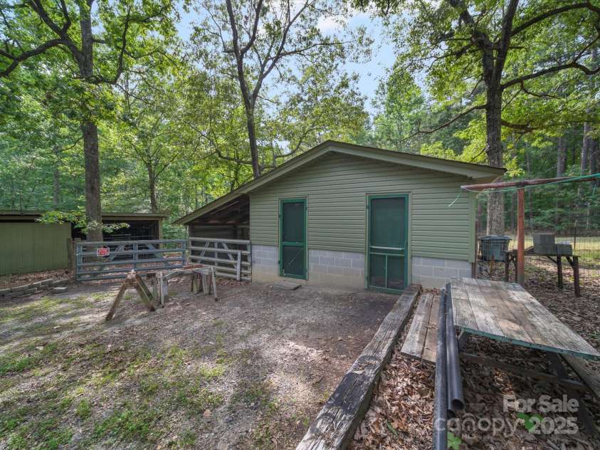 2831 Puetts Chapel Road, Bessemer City, NC 28016.  MLS# CAR4268907, YatesRealty ID 19907. 