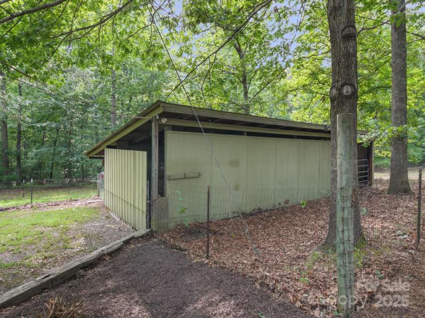 2831 Puetts Chapel Road, Bessemer City, NC 28016.  MLS# CAR4268907, YatesRealty ID 19907. 