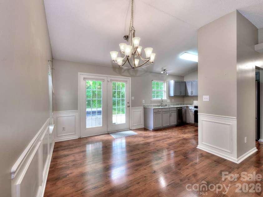 8110 Slickrock Circle, Charlotte, NC 28215.  MLS# CAR4373196, YatesRealty ID 19907. 