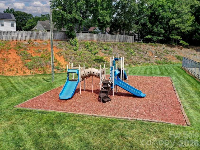 8110 Slickrock Circle, Charlotte, NC 28215.  MLS# CAR4373196, YatesRealty ID 19907. 