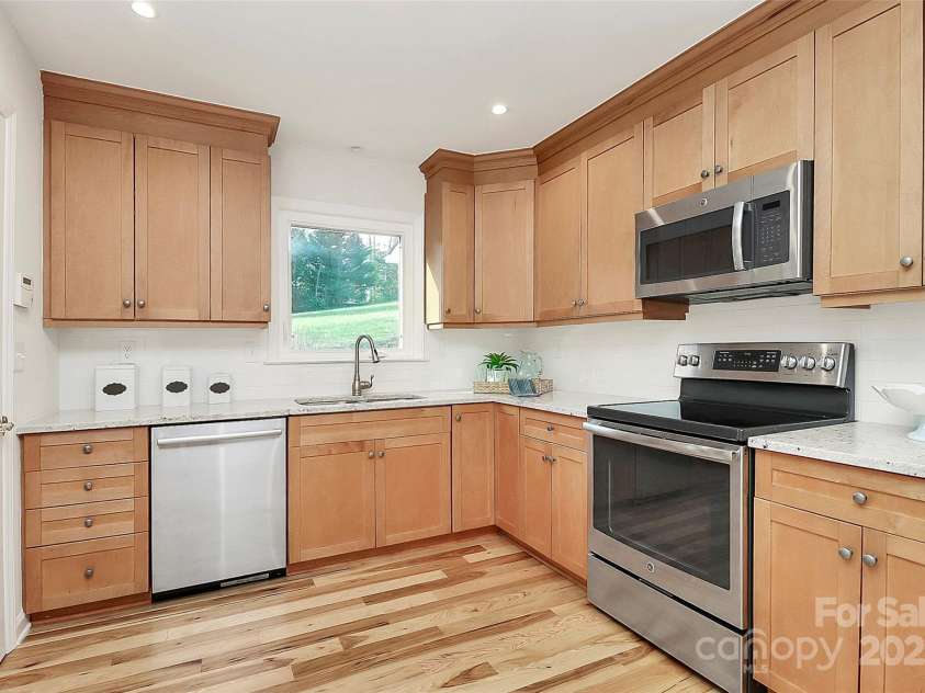 3828 Chandworth Road, Charlotte, NC 28210.  MLS# CAR4215813, YatesRealty ID 19909. 