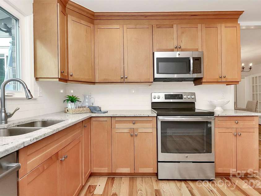 3828 Chandworth Road, Charlotte, NC 28210.  MLS# CAR4215813, YatesRealty ID 19909. 