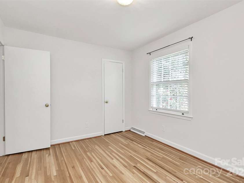 3828 Chandworth Road, Charlotte, NC 28210.  MLS# CAR4215813, YatesRealty ID 19909. 