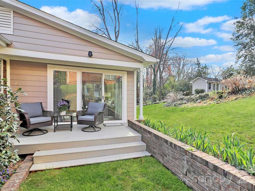 3828 Chandworth Road, Charlotte, NC 28210.  MLS# CAR4215813, YatesRealty ID 19909. 