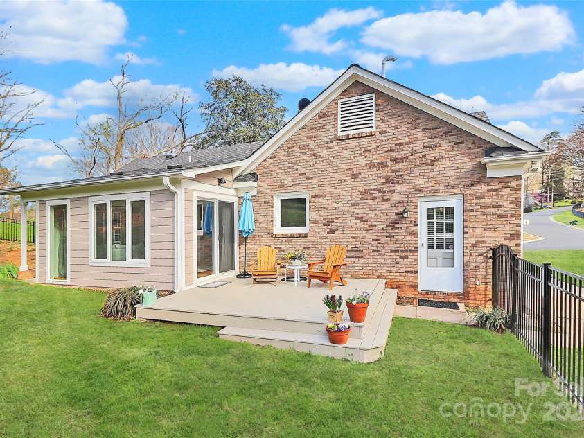 3828 Chandworth Road, Charlotte, NC 28210.  MLS# CAR4215813, YatesRealty ID 19909. 