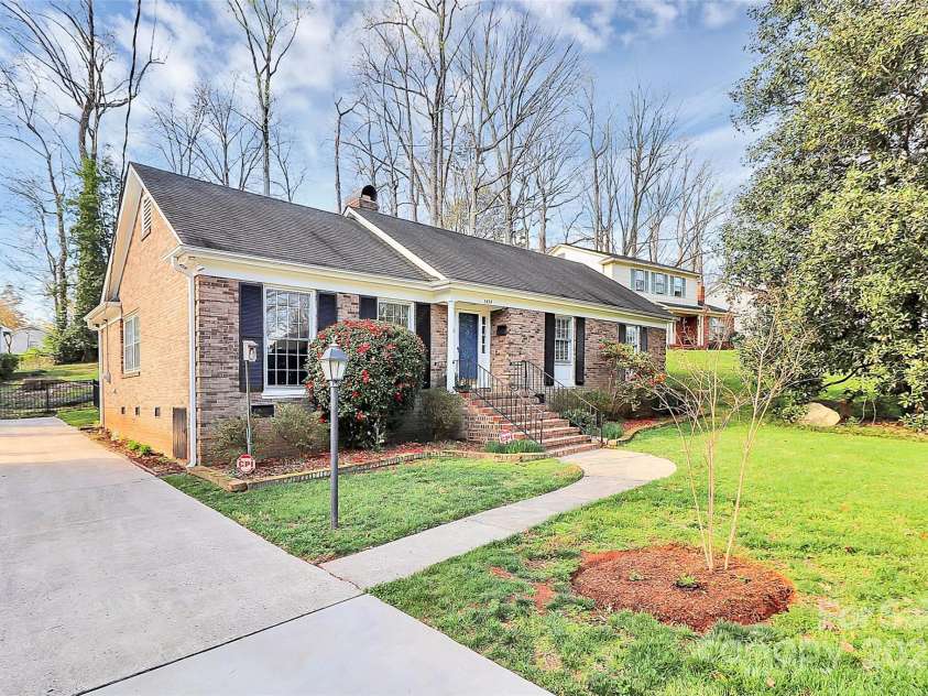 3828 Chandworth Road, Charlotte, NC 28210.  MLS# CAR4215813, YatesRealty ID 19909. 