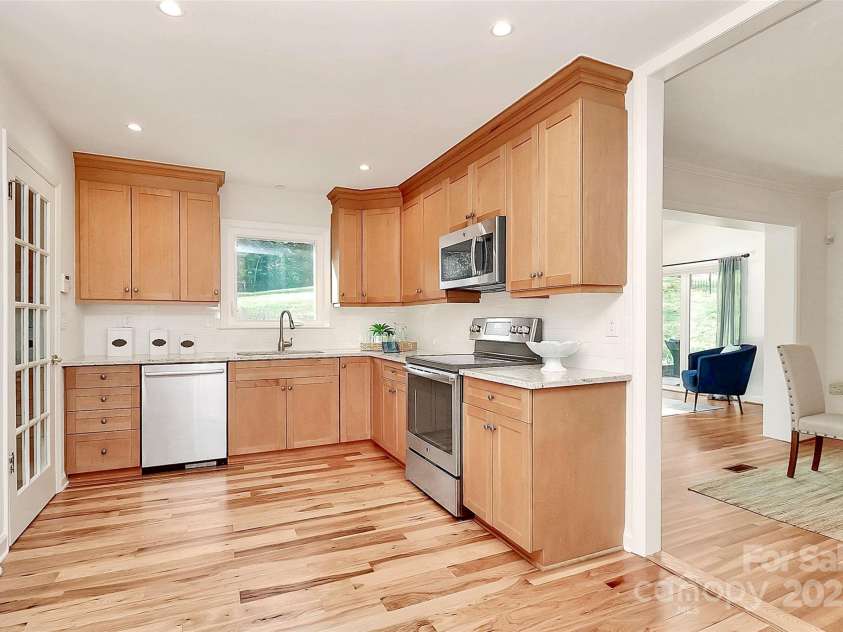 3828 Chandworth Road, Charlotte, NC 28210.  MLS# CAR4215813, YatesRealty ID 19909. 