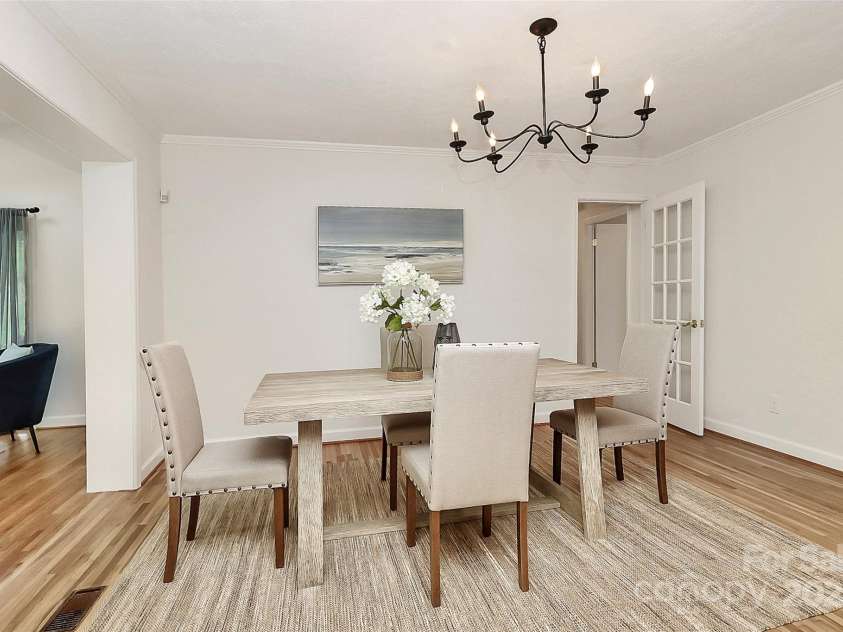 3828 Chandworth Road, Charlotte, NC 28210.  MLS# CAR4215813, YatesRealty ID 19909. 