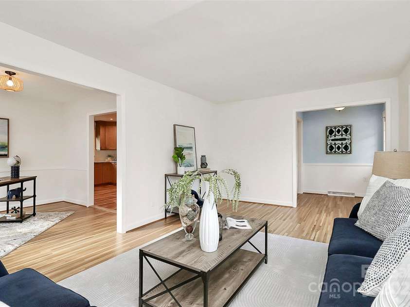 3828 Chandworth Road, Charlotte, NC 28210.  MLS# CAR4215813, YatesRealty ID 19909. 