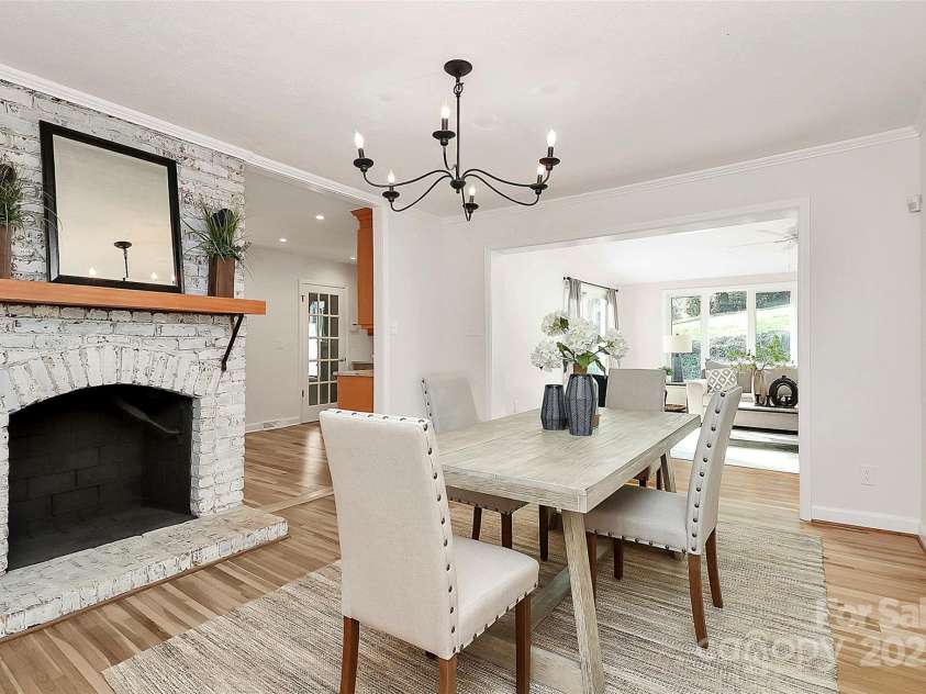3828 Chandworth Road, Charlotte, NC 28210.  MLS# CAR4215813, YatesRealty ID 19909. Dining Room