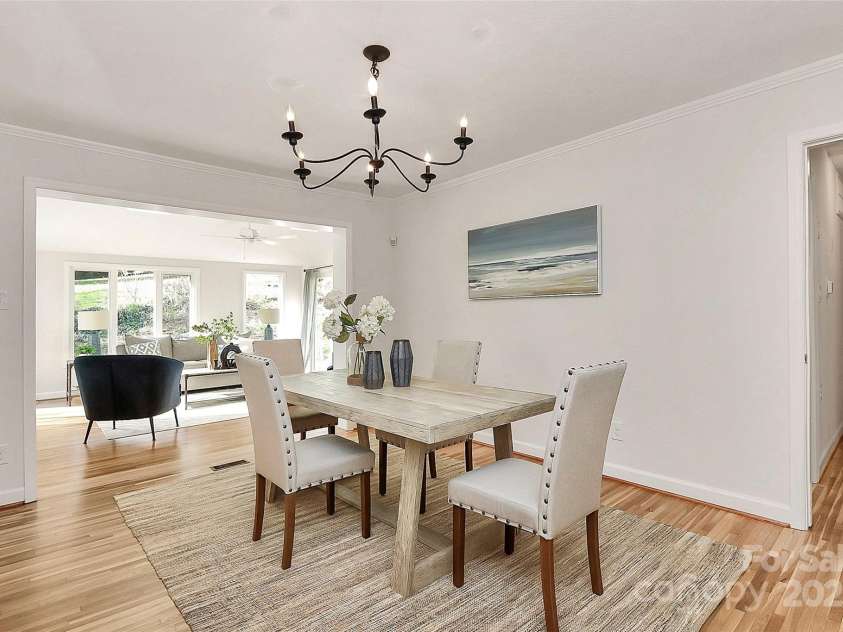 3828 Chandworth Road, Charlotte, NC 28210.  MLS# CAR4215813, YatesRealty ID 19909. Dining Room Opens To The Sunroom, Lots Of Natural Light
