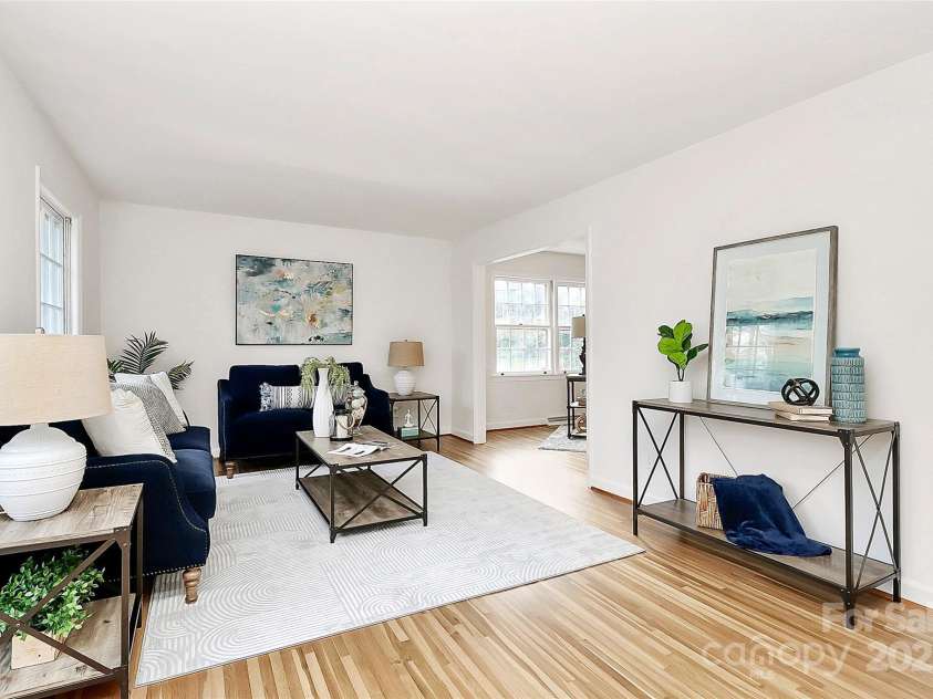 3828 Chandworth Road, Charlotte, NC 28210.  MLS# CAR4215813, YatesRealty ID 19909. Living Room