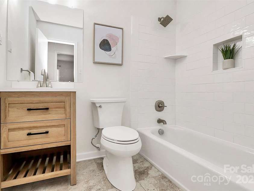3828 Chandworth Road, Charlotte, NC 28210.  MLS# CAR4215813, YatesRealty ID 19909. Secondary Bath