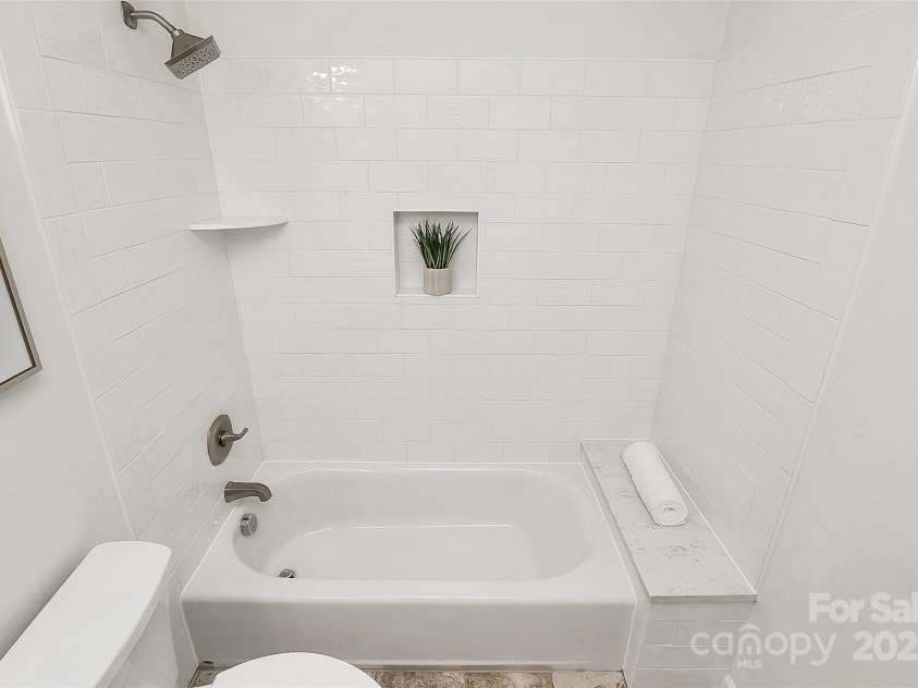 3828 Chandworth Road, Charlotte, NC 28210.  MLS# CAR4215813, YatesRealty ID 19909. Secondary Bath