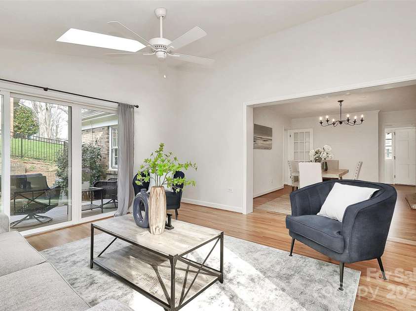 3828 Chandworth Road, Charlotte, NC 28210.  MLS# CAR4215813, YatesRealty ID 19909. Sunroom