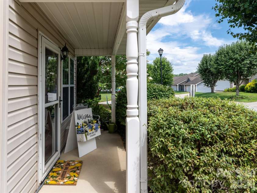 93 Sunny Meadows Boulevard, Arden, NC 28704.  MLS# CAR4343214, YatesRealty ID 19909. 