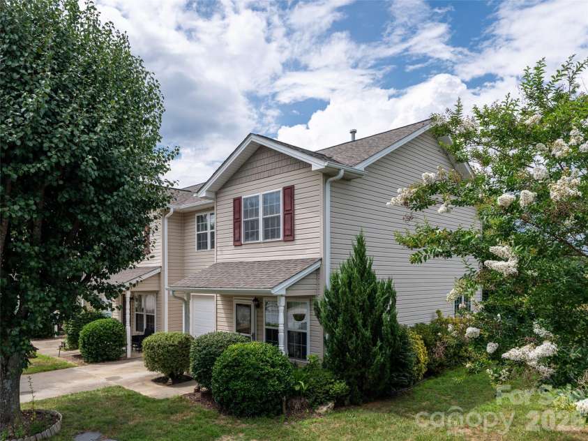 93 Sunny Meadows Boulevard, Arden, NC 28704.  MLS# CAR4343214, YatesRealty ID 19909. 