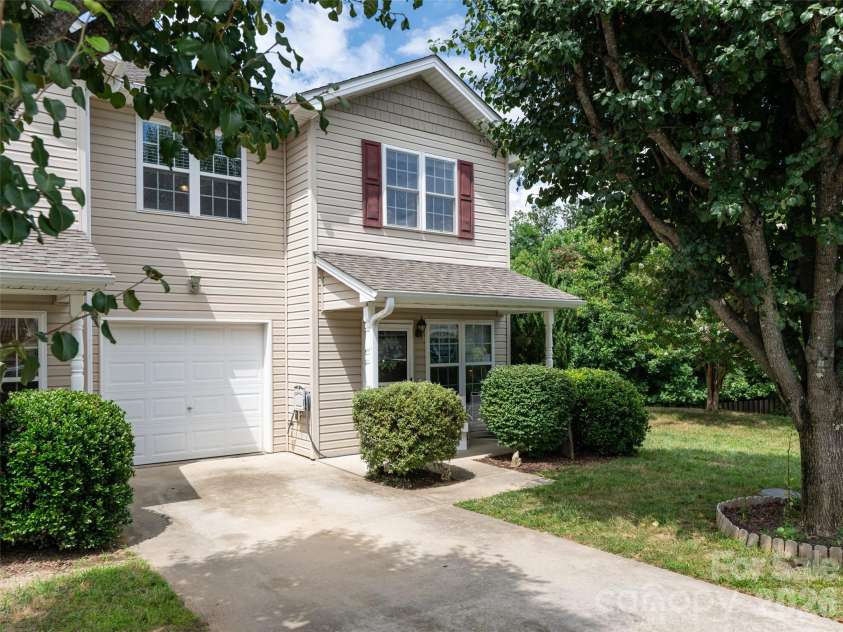 93 Sunny Meadows Boulevard, Arden, NC 28704.  MLS# CAR4343214, YatesRealty ID 19909. 