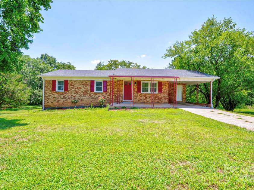 231 London Road, Lawndale, NC 28090.  MLS# CAR4267286, YatesRealty ID 1991. 