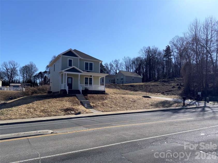449 Cabarrus Avenue, Concord, NC 28027.  MLS# CAR4346597, YatesRealty ID 1991. 