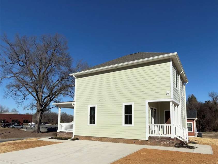 449 Cabarrus Avenue, Concord, NC 28027.  MLS# CAR4346597, YatesRealty ID 1991. 