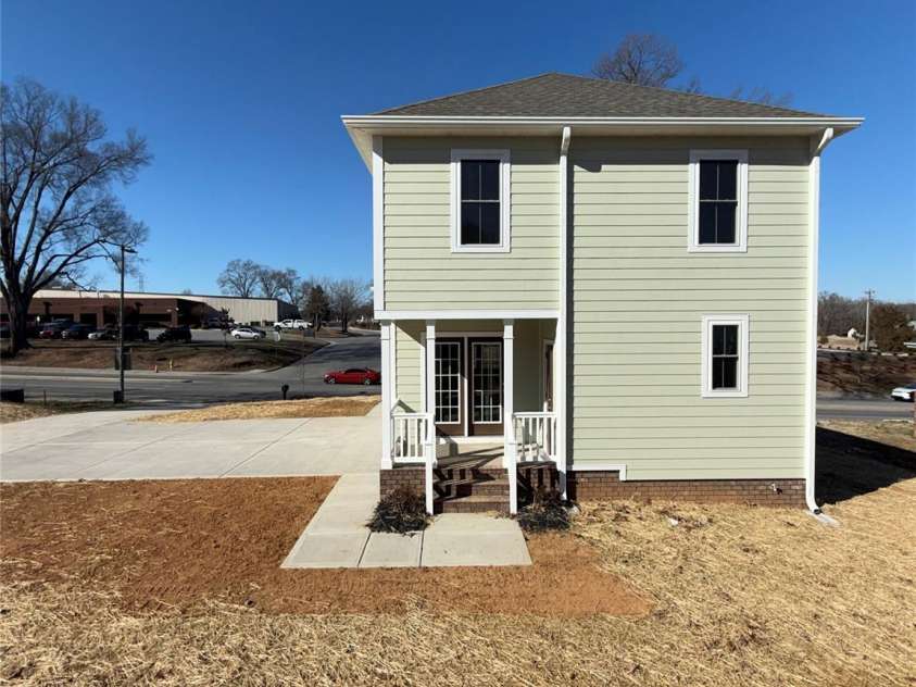 449 Cabarrus Avenue, Concord, NC 28027.  MLS# CAR4346597, YatesRealty ID 1991. 