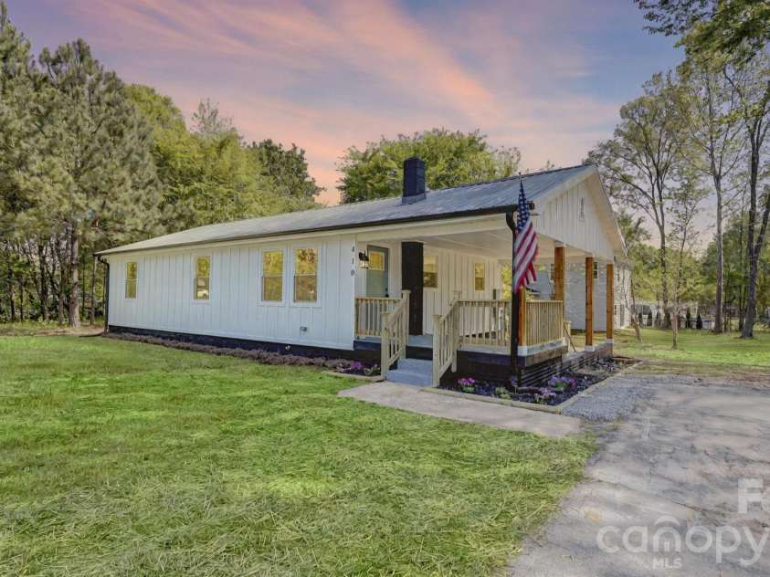 410 Patricia Avenue, Harrisburg, NC 28075.  MLS# CAR4368787, YatesRealty ID 19910. 