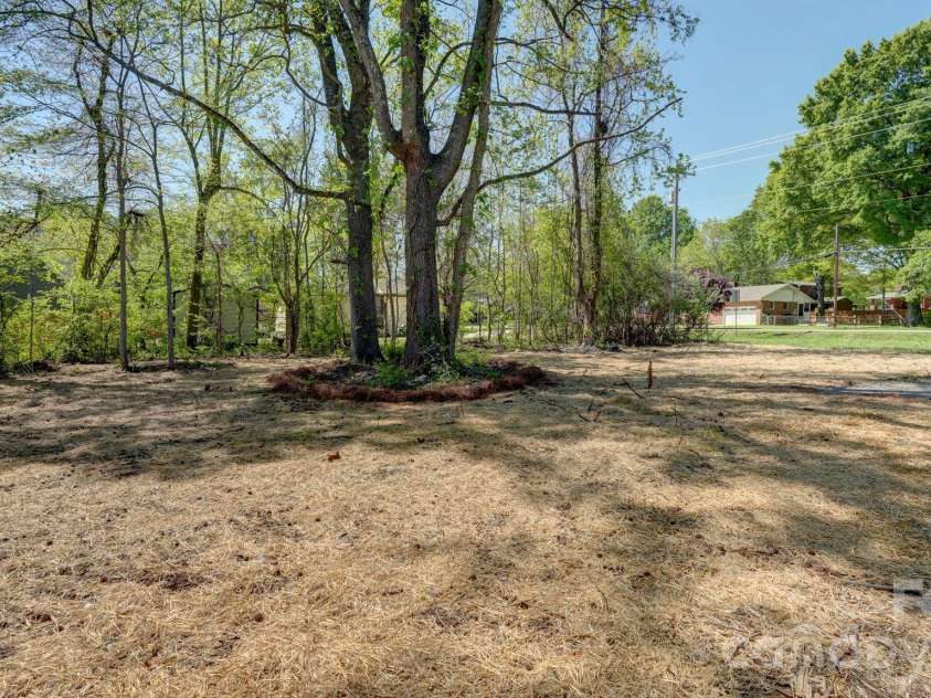 410 Patricia Avenue, Harrisburg, NC 28075.  MLS# CAR4368787, YatesRealty ID 19910. 