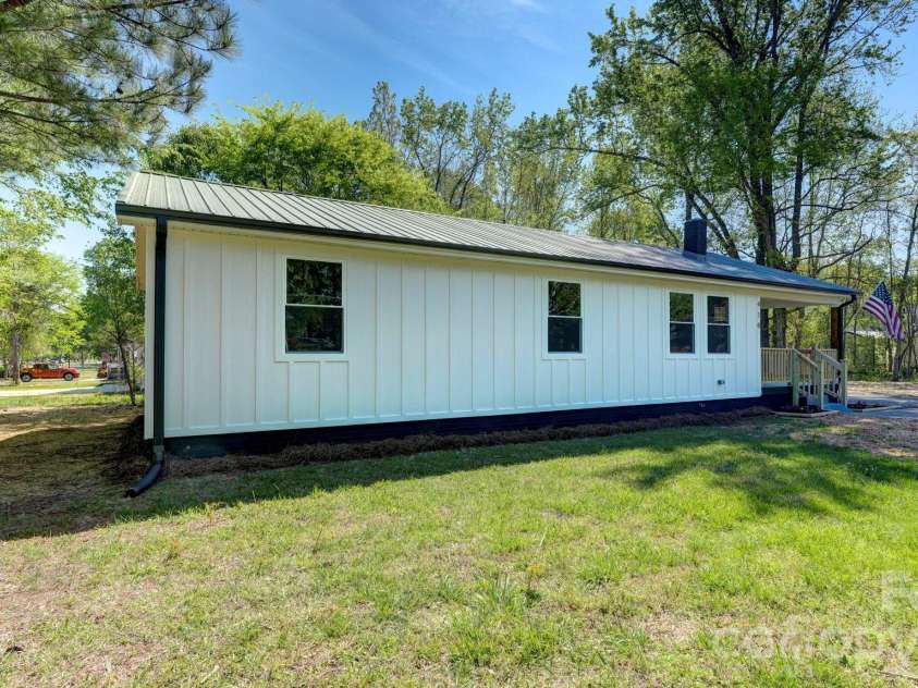 410 Patricia Avenue, Harrisburg, NC 28075.  MLS# CAR4368787, YatesRealty ID 19910. 