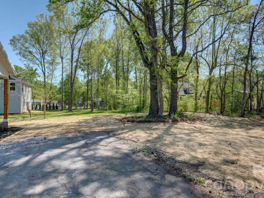 410 Patricia Avenue, Harrisburg, NC 28075.  MLS# CAR4368787, YatesRealty ID 19910. 