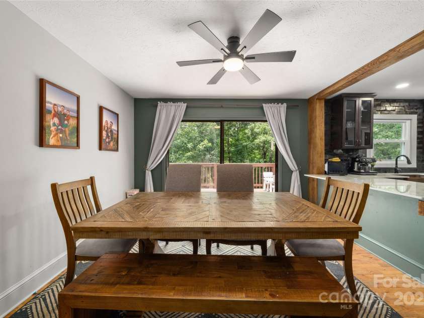 347 Park Knoll Drive, Horse Shoe, NC 28742.  MLS# CAR4266268, YatesRealty ID 19911. 