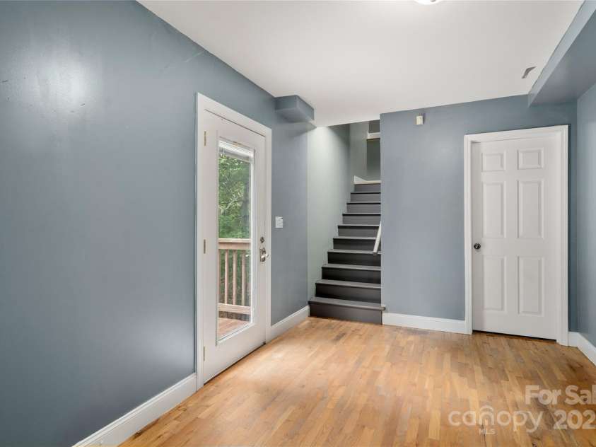 347 Park Knoll Drive, Horse Shoe, NC 28742.  MLS# CAR4266268, YatesRealty ID 19911. 