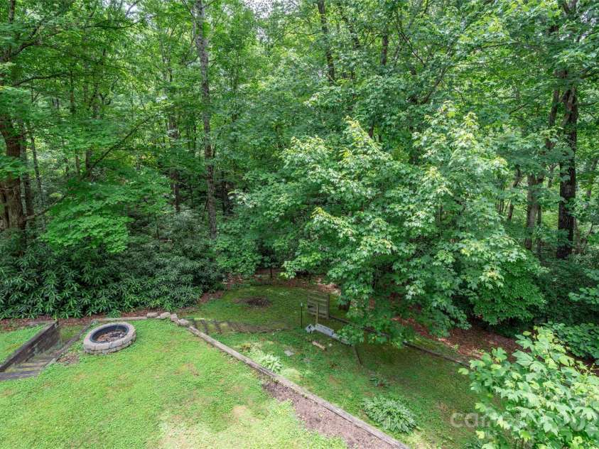 347 Park Knoll Drive, Horse Shoe, NC 28742.  MLS# CAR4266268, YatesRealty ID 19911. 