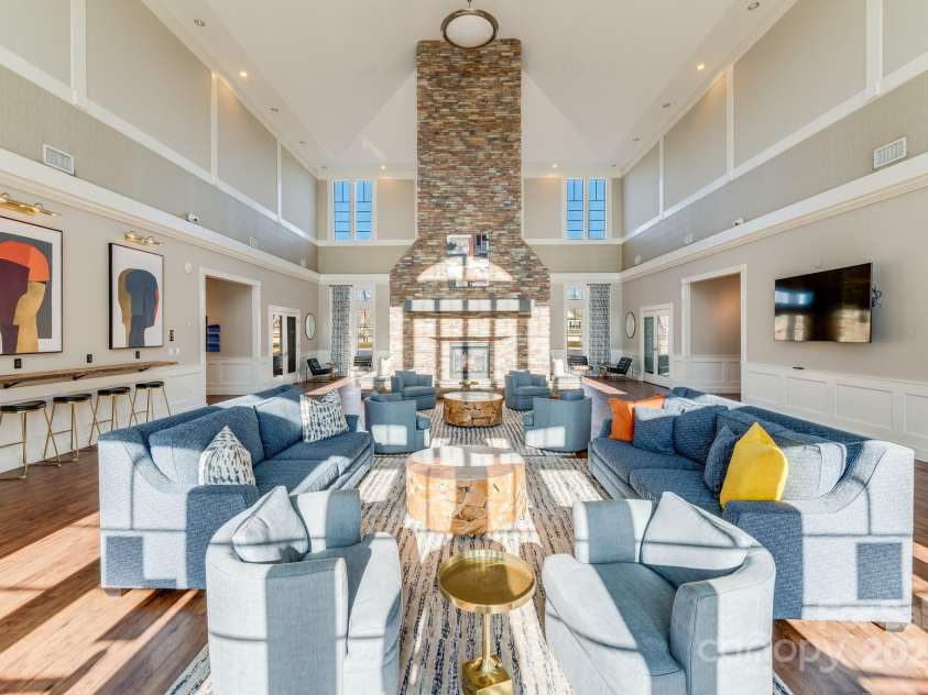 3518 Park South Station Boulevard, Charlotte, NC 28210.  MLS# CAR4239558, YatesRealty ID 19912. Clubhouse