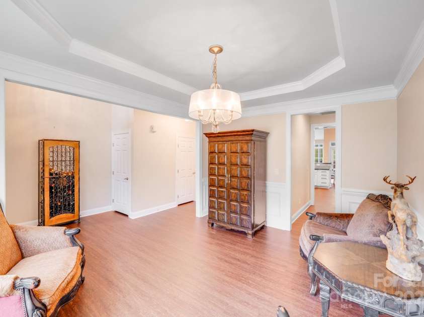 3518 Park South Station Boulevard, Charlotte, NC 28210.  MLS# CAR4239558, YatesRealty ID 19912. Dining room/living room