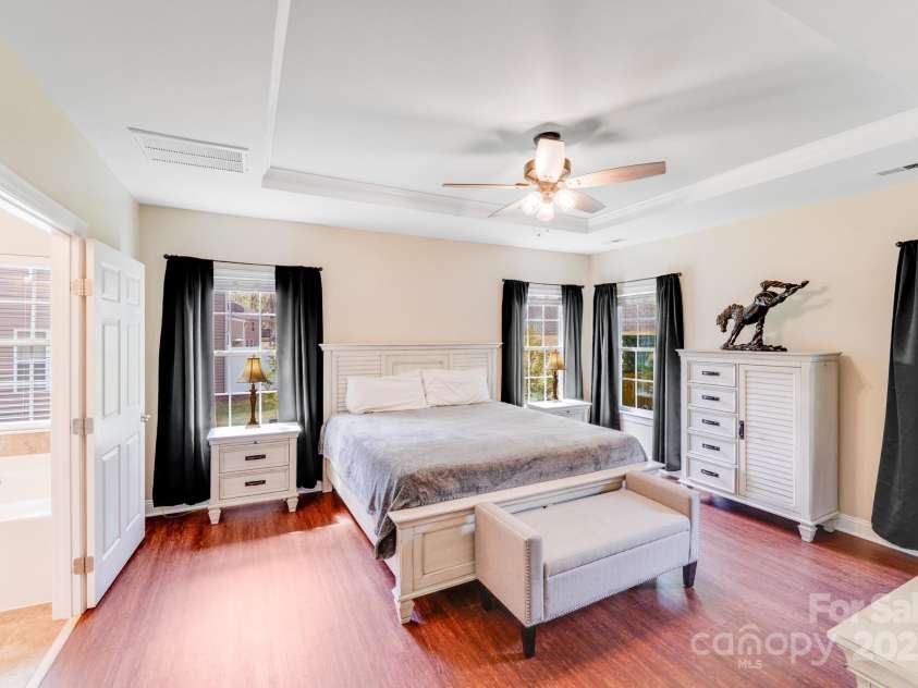 3518 Park South Station Boulevard, Charlotte, NC 28210.  MLS# CAR4239558, YatesRealty ID 19912. Primary bedroom