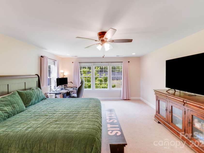 3518 Park South Station Boulevard, Charlotte, NC 28210.  MLS# CAR4239558, YatesRealty ID 19912. Third bedroom/bonus