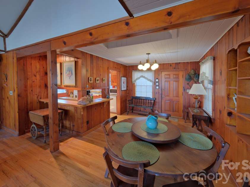 71 Norfolk Lane, Laurel Park, NC 28739.  MLS# CAR4345352, YatesRealty ID 19912. Dining Area