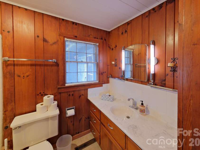 71 Norfolk Lane, Laurel Park, NC 28739.  MLS# CAR4345352, YatesRealty ID 19912. Primary Bathroom