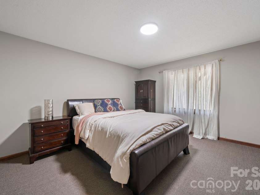 350 21st Avenue Drive, Hickory, NC 28601.  MLS# CAR4395021, YatesRealty ID 19913. Bdrm in basement