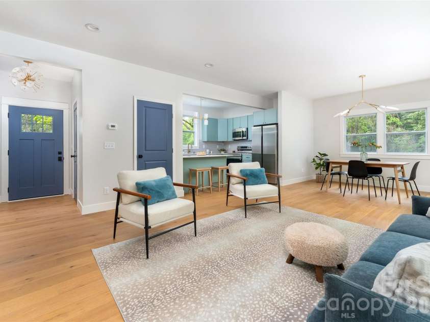 37 First Street, Asheville, NC 28803.  MLS# CAR4377352, YatesRealty ID 19915. 