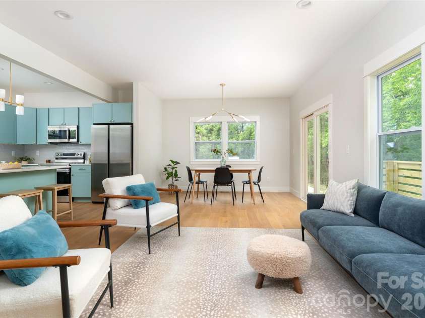 37 First Street, Asheville, NC 28803.  MLS# CAR4377352, YatesRealty ID 19915. 