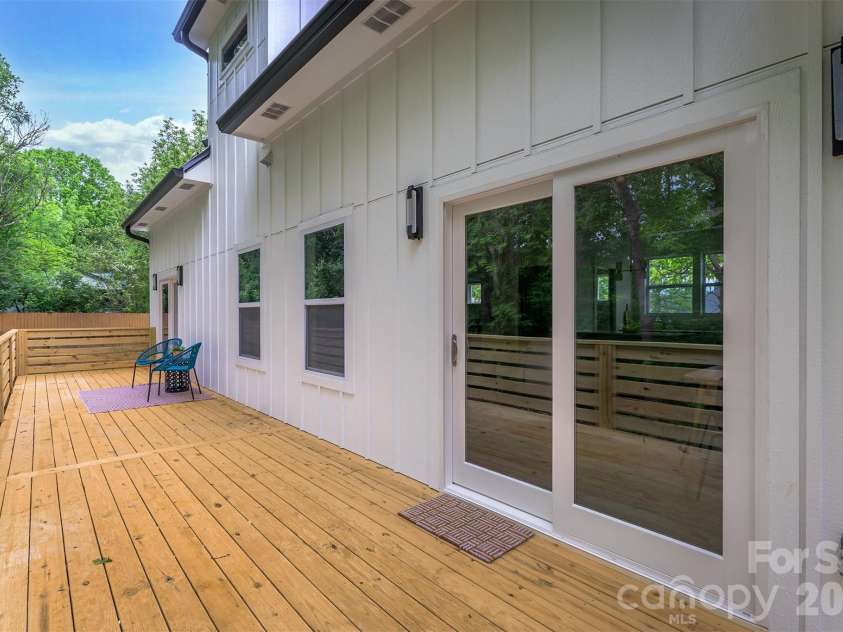 37 First Street, Asheville, NC 28803.  MLS# CAR4377352, YatesRealty ID 19915. 