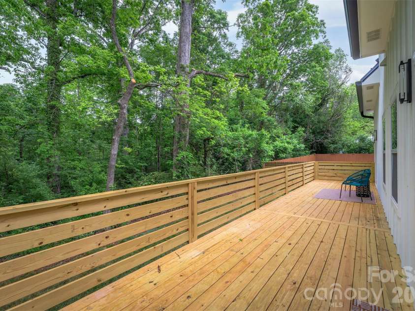 37 First Street, Asheville, NC 28803.  MLS# CAR4377352, YatesRealty ID 19915. 