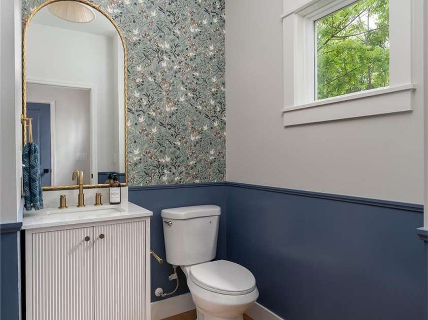 37 First Street, Asheville, NC 28803.  MLS# CAR4377352, YatesRealty ID 19915. 