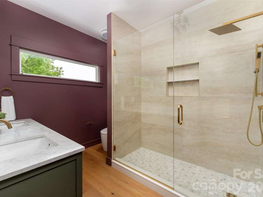 37 First Street, Asheville, NC 28803.  MLS# CAR4377352, YatesRealty ID 19915. 
