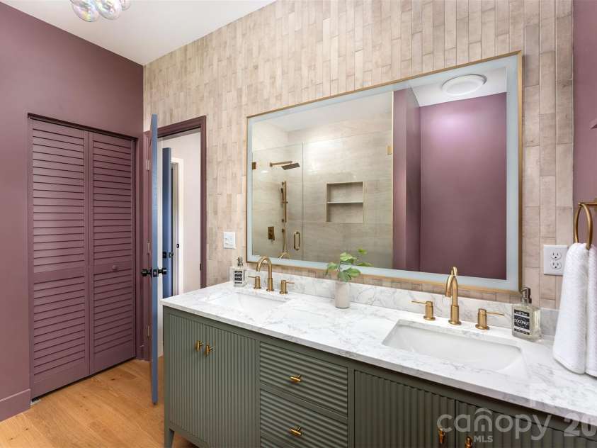 37 First Street, Asheville, NC 28803.  MLS# CAR4377352, YatesRealty ID 19915. 