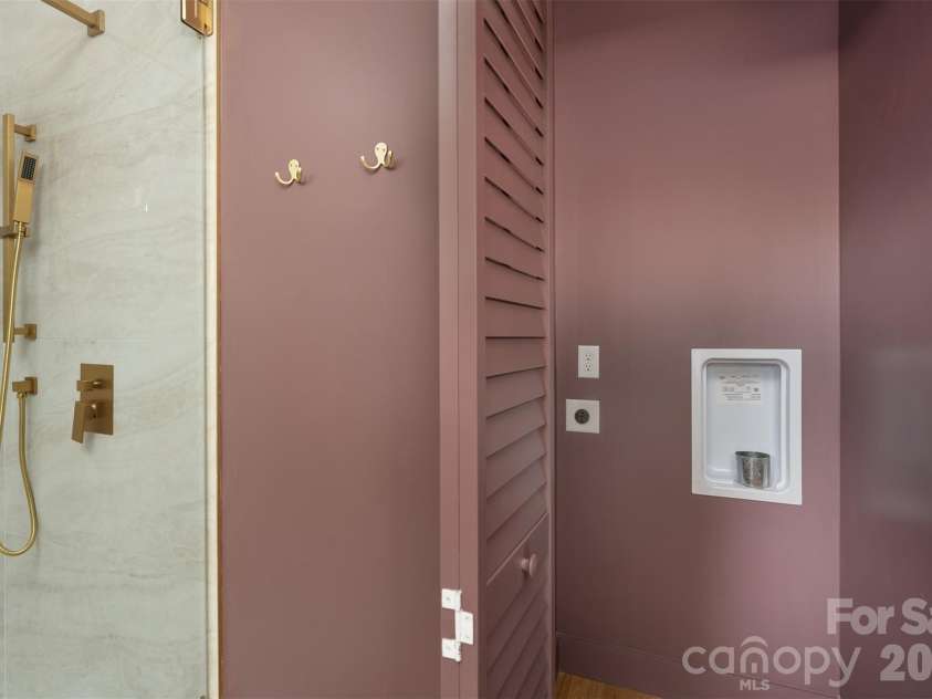 37 First Street, Asheville, NC 28803.  MLS# CAR4377352, YatesRealty ID 19915. 