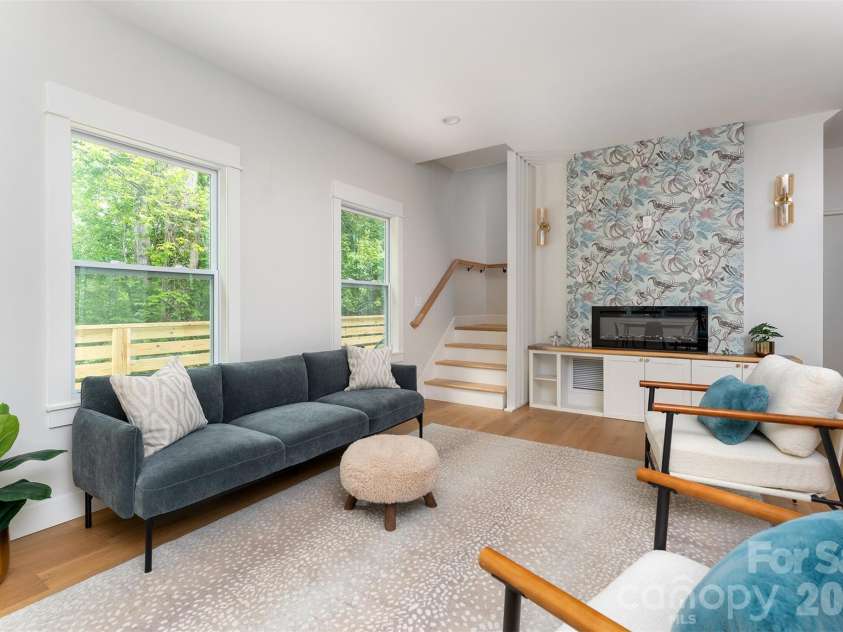 37 First Street, Asheville, NC 28803.  MLS# CAR4377352, YatesRealty ID 19915. 
